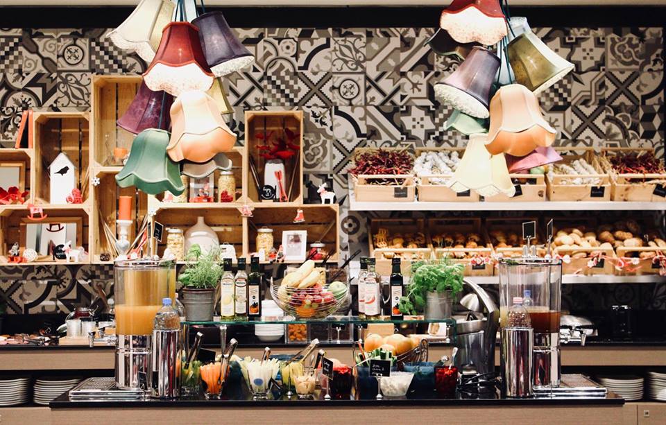 budapest_hotel_parlament_colazione_buffet_frutta_verdura